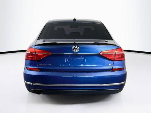 Reef Blue Metallic 2016 Volkswagen Passat 1.8T SE w/Technology