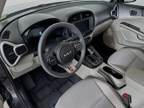 Gravity Gray 2025 Kia Soul LX