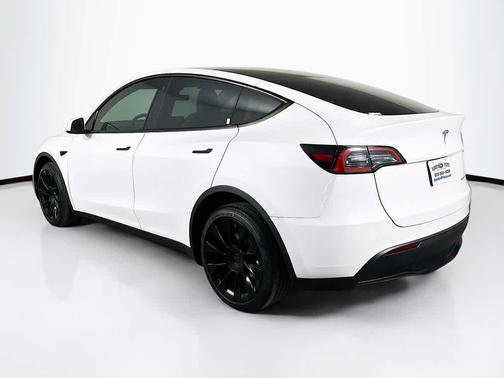 Pearl White Multi-Coat 2023 Tesla Model Y Long Range Dual Motor All-Wheel Drive
