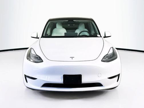 Pearl White Multi-Coat 2023 Tesla Model Y Long Range Dual Motor All-Wheel Drive