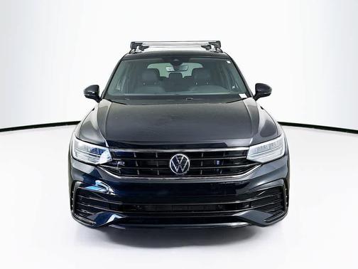 Deep Black Pearl 2023 Volkswagen Tiguan 2.0T SE R-Line Black
