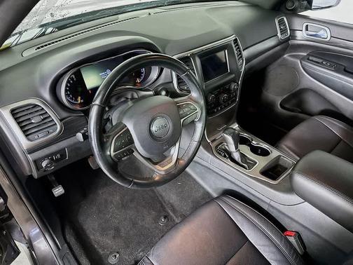 2020 Jeep Grand Cherokee Laredo