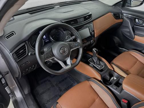Gun Metallic 2018 Nissan Rogue SL