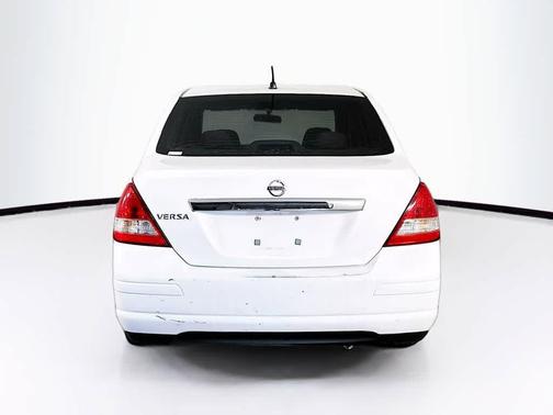 Fresh Powder 2009 Nissan Versa 1.8 S