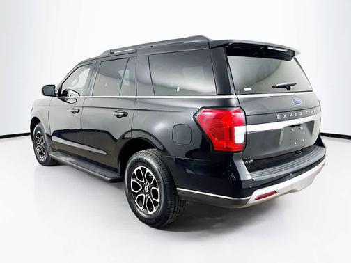 Agate Black Metallic 2024 Ford Expedition XLT