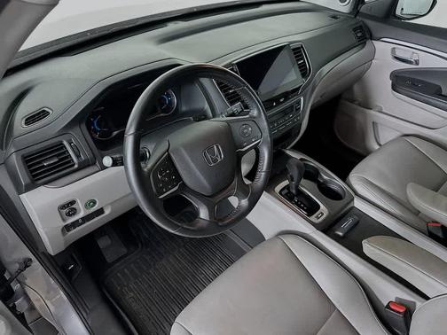 Lunar Silver Metallic 2020 Honda Pilot 2WD EX-L