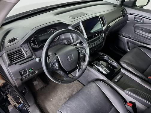 Crystal Black Pearl 2016 Honda Pilot Touring