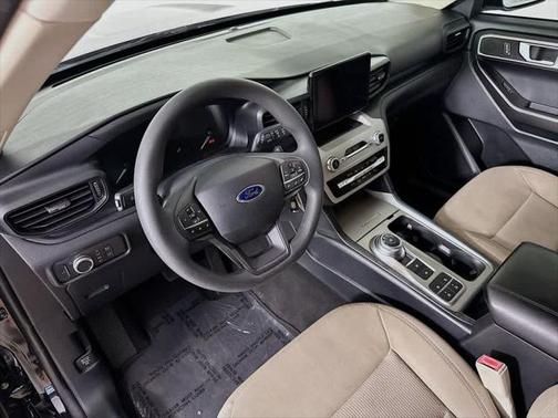 2020 Ford Explorer Base