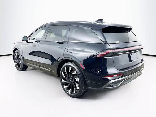 2025 Lincoln Nautilus Reserve