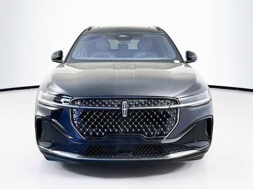 Infinite Black Metallic Clearcoat 2025 Lincoln Nautilus Reserve