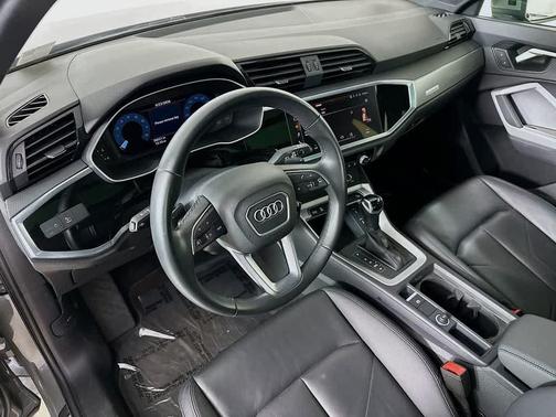 Progressive Red Metallic 2025 Audi Q3 Premium 45 TFSI S line quattro Tiptronic