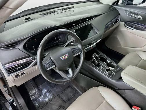 2022 Cadillac XT4 Luxury