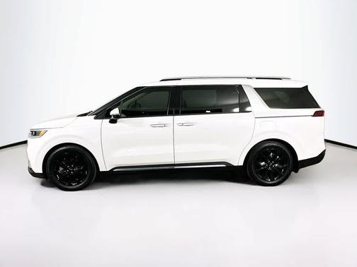 2022 Kia Carnival SX
