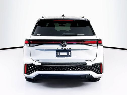 2025 Volkswagen Tiguan 2.0T SE R-Line Black 4MOTION