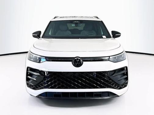 2025 Volkswagen Tiguan 2.0T SE R-Line Black 4MOTION