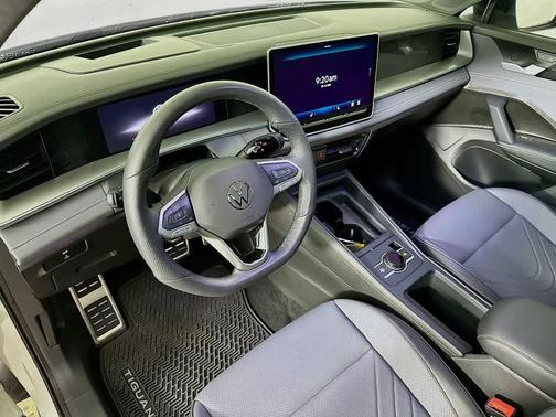 2025 Volkswagen Tiguan 2.0T SE R-Line Black 4MOTION