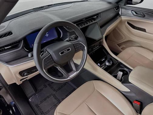 Midnight Sky 2024 Jeep Grand Cherokee Limited