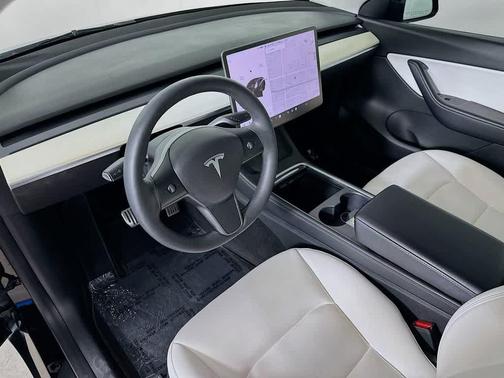 2022 Tesla Model Y Long Range Dual Motor All-Wheel Drive