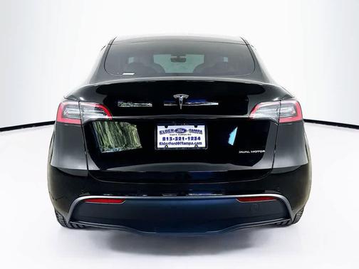 2022 Tesla Model Y Long Range Dual Motor All-Wheel Drive