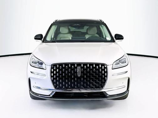 Ceramic Pearl Metallic Tinted Clearcoat 2023 Lincoln Corsair Reserve