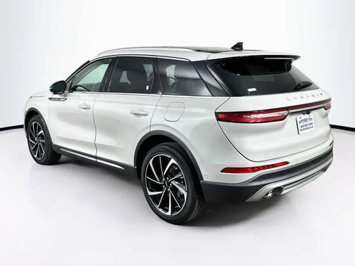 Ceramic Pearl Metallic Tinted Clearcoat 2023 Lincoln Corsair Reserve