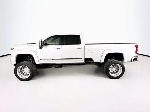 Iridescent Pearl Tricoat 2024 Chevrolet Silverado 3500 High Country
