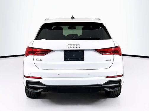 2024 Audi Q3 Premium 45 TFSI S line quattro Tiptronic