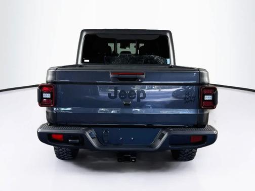 Granite Crystal Metallic Clearcoat 2024 Jeep Gladiator Willys