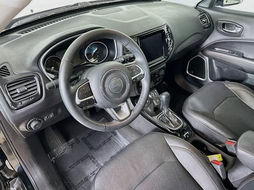 Diamond Black Crystal Pearlcoat 2021 Jeep Compass Limited