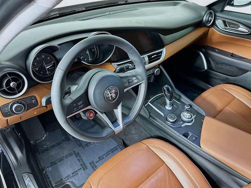 2018 Alfa Romeo Giulia Base