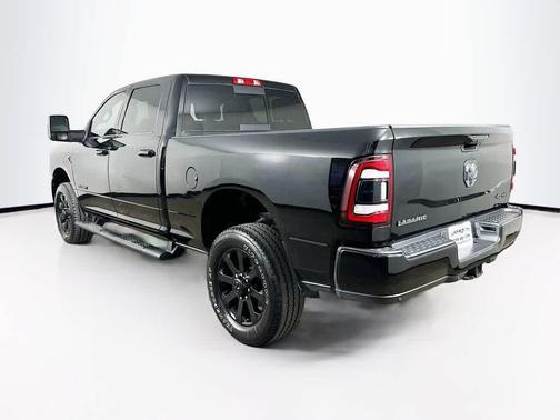 Diamond Black Crystal Pearlcoat 2024 RAM 2500 Laramie Crew Cab 4x4 6'4' Box