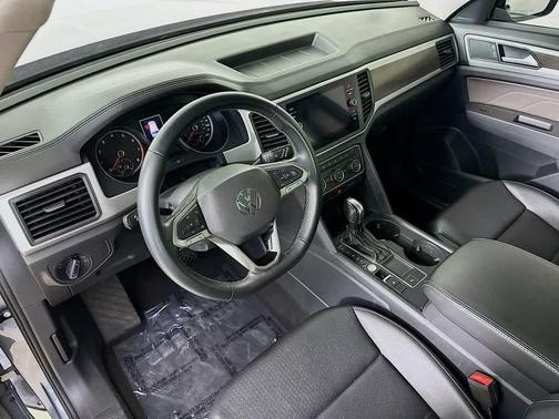 2021 Volkswagen Atlas 3.6L SE w/Technology