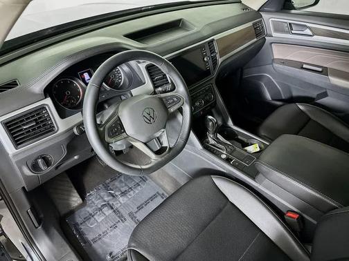 2021 Volkswagen Atlas 3.6L SE w/Technology