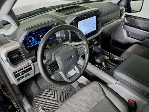2023 Ford F-150 Lightning XLT