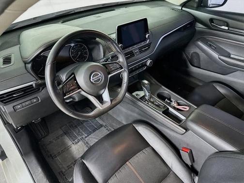 2020 Nissan Altima SR FWD