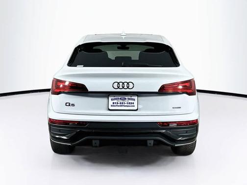 Glacier White Metallic 2023 Audi Q5 45 S line Prestige