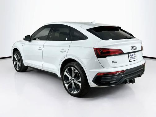 Glacier White Metallic 2023 Audi Q5 45 S line Prestige