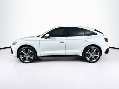 Glacier White Metallic 2023 Audi Q5 45 S line Prestige