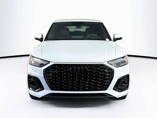 Glacier White Metallic 2023 Audi Q5 45 S line Prestige