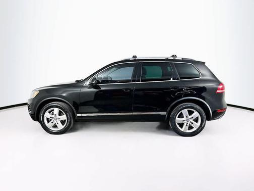 Black Uni 2013 Volkswagen Touareg TDI Lux