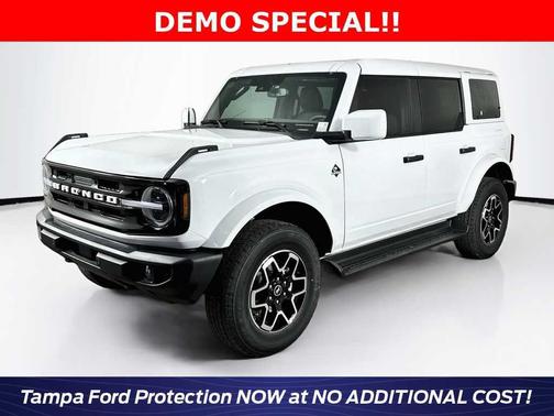 Oxford White 2026 Ford Bronco Outer Banks