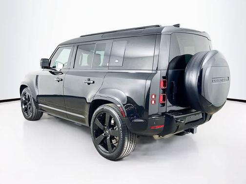 2024 Land Rover Defender 110 P400 X-Dynamic SE