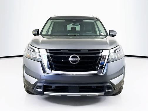 Gun Metallic 2023 Nissan Pathfinder SL 4WD