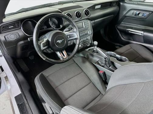 2016 Ford Mustang V6
