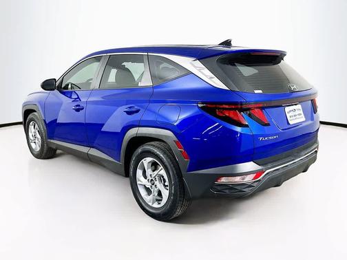 2023 Hyundai TUCSON SE