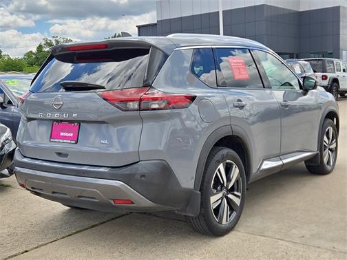 2022 Nissan Rogue SL