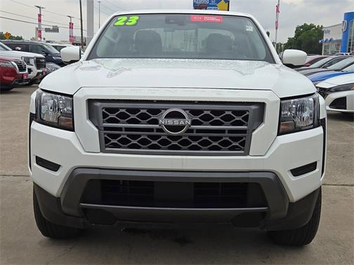 2023 Nissan Frontier SV