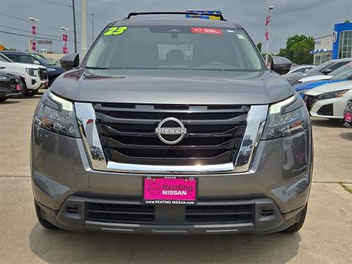 2023 Nissan Pathfinder SV