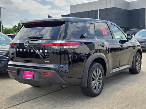 2024 Nissan Pathfinder S