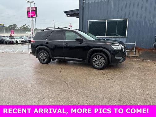 2024 Nissan Pathfinder SV